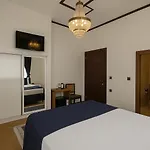 Palm Bueyuekada Hotel
