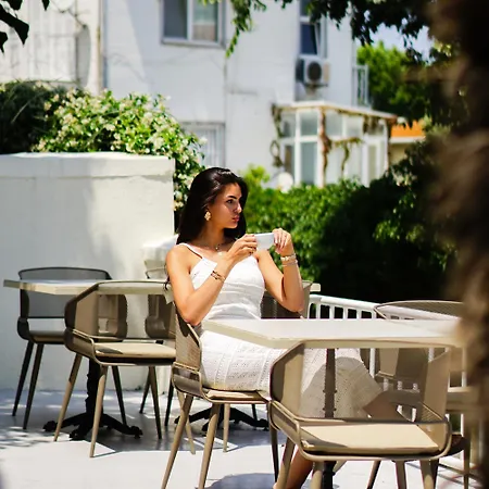 Ξενοδοχείο Palm Bueyuekada