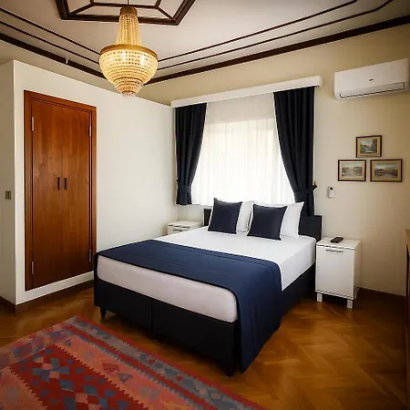 Palm Bueyuekada Hotel