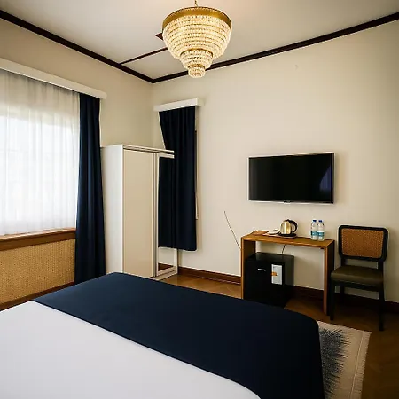 Palm Bueyuekada Hotel *