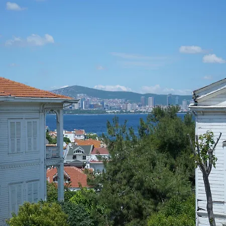 Palm Bueyuekada Ξενοδοχείο *