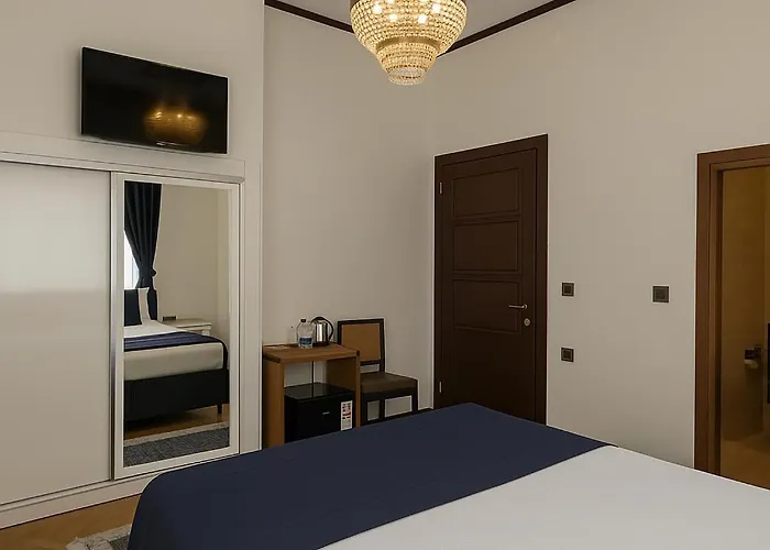 Palm Bueyuekada Hotel