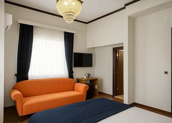 Palm Bueyuekada Hotel *