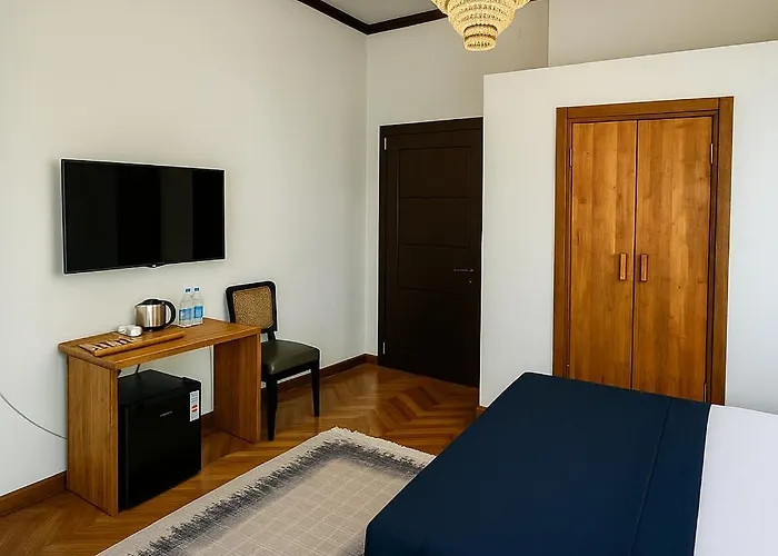 Palm Bueyuekada Hotel