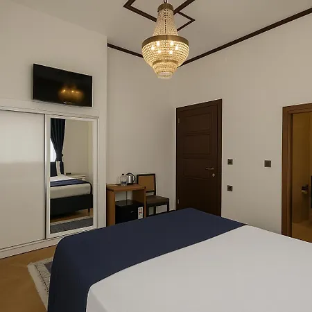 Palm Bueyuekada Hotel