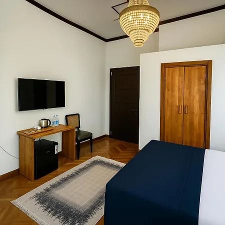 Palm Bueyuekada Hotel